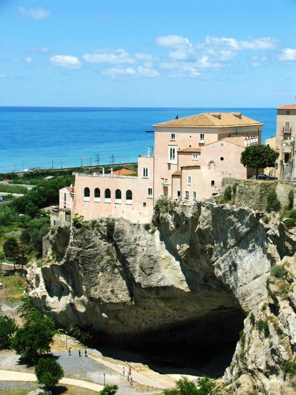 Hotel Ristorante Le Clarisse Amantea Exterior foto